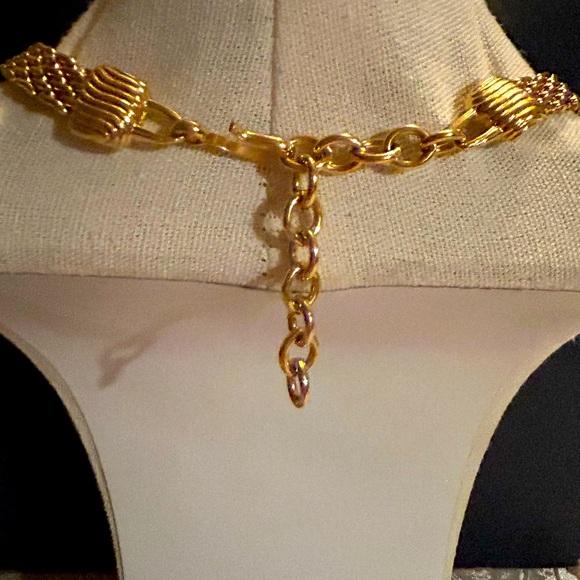 Perfect Monet gold plated choker circa 50’s 60’s Vintage Shepherds hook clasp. - Picture 3 of 9